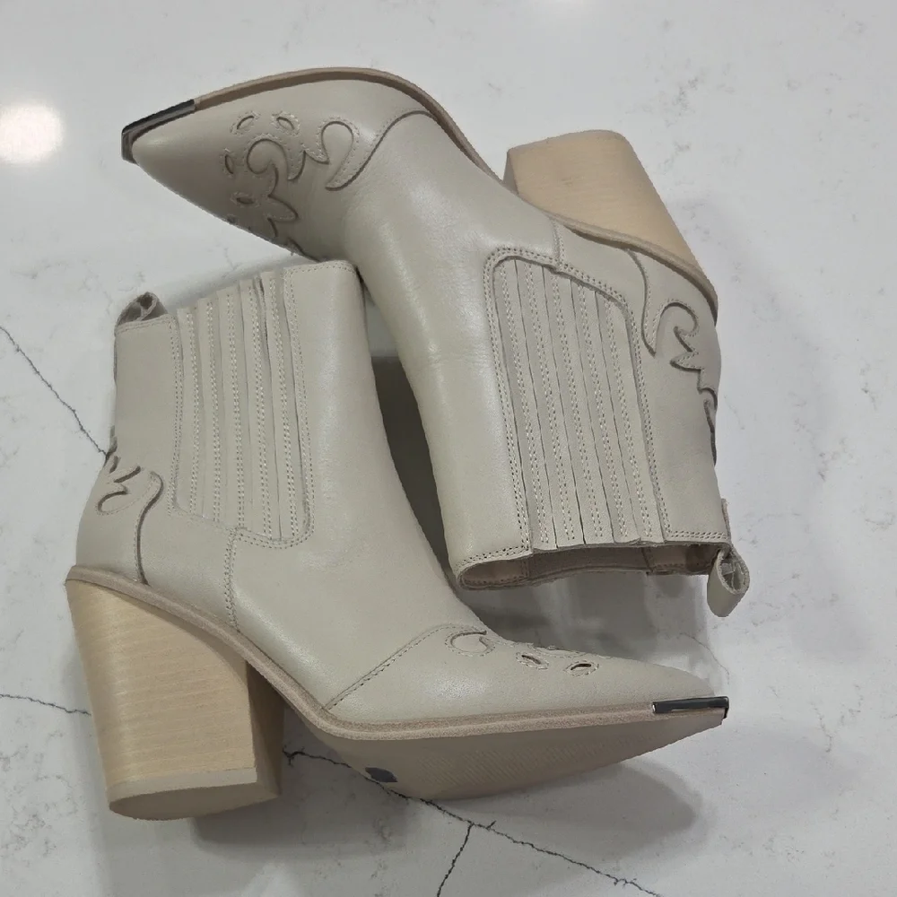 Steve Madden chic cream